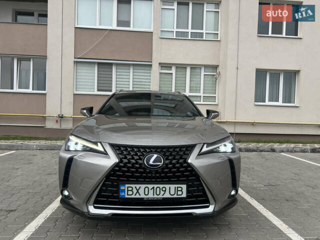 Сірий Лексус UX, об'ємом двигуна 0 л та пробігом 108 тис. км за 23500 $, фото 4 на Automoto.ua