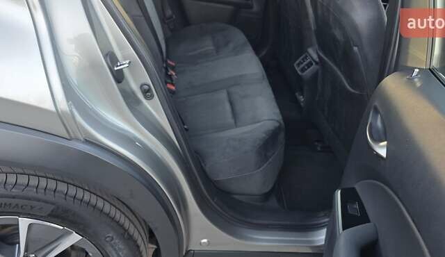 Серый Лексус UX, объемом двигателя 0 л и пробегом 84 тыс. км за 23800 $, фото 76 на Automoto.ua