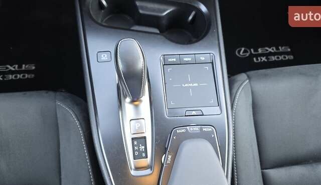 Серый Лексус UX, объемом двигателя 0 л и пробегом 84 тыс. км за 23800 $, фото 71 на Automoto.ua