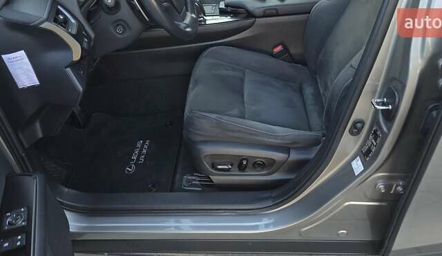 Серый Лексус UX, объемом двигателя 0 л и пробегом 84 тыс. км за 23800 $, фото 57 на Automoto.ua