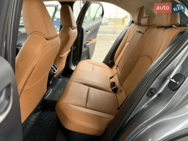 Серый Лексус UX, объемом двигателя 2 л и пробегом 17 тыс. км за 29999 $, фото 18 на Automoto.ua