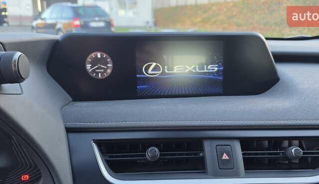 Серый Лексус UX, объемом двигателя 0 л и пробегом 84 тыс. км за 23800 $, фото 62 на Automoto.ua
