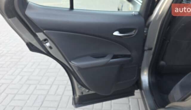 Серый Лексус UX, объемом двигателя 0 л и пробегом 84 тыс. км за 23800 $, фото 73 на Automoto.ua