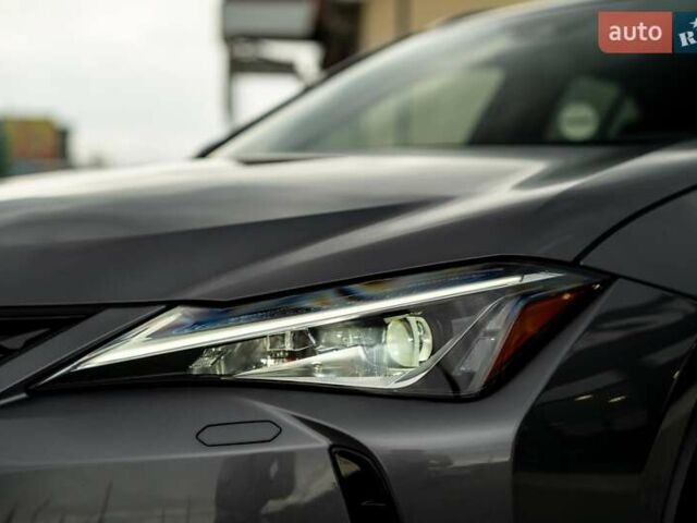 Сірий Лексус UX, об'ємом двигуна 2 л та пробігом 29 тис. км за 31900 $, фото 19 на Automoto.ua