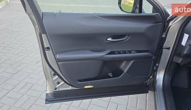 Серый Лексус UX, объемом двигателя 0 л и пробегом 84 тыс. км за 23800 $, фото 56 на Automoto.ua