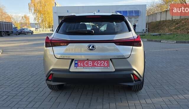 Серый Лексус UX, объемом двигателя 0 л и пробегом 84 тыс. км за 23800 $, фото 15 на Automoto.ua