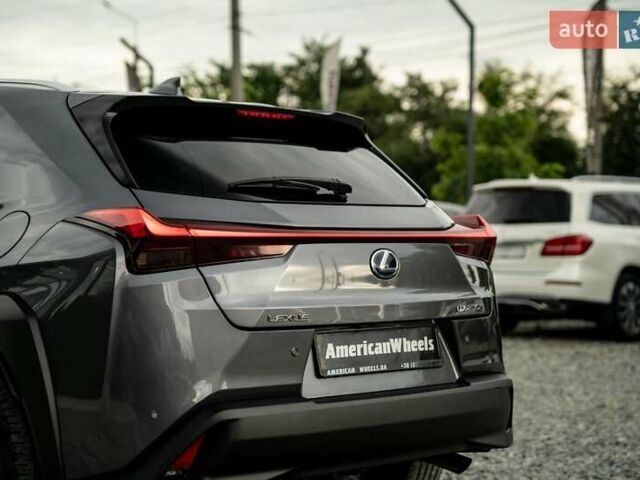 Сірий Лексус UX, об'ємом двигуна 2 л та пробігом 29 тис. км за 31900 $, фото 8 на Automoto.ua