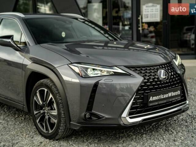 Сірий Лексус UX, об'ємом двигуна 2 л та пробігом 29 тис. км за 31900 $, фото 16 на Automoto.ua