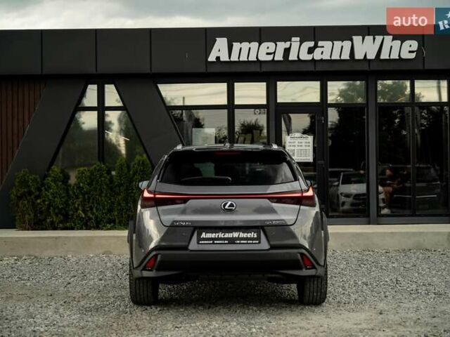 Сірий Лексус UX, об'ємом двигуна 2 л та пробігом 29 тис. км за 31900 $, фото 5 на Automoto.ua