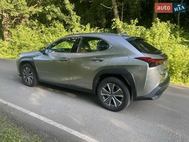 Сірий Лексус UX, об'ємом двигуна 0 л та пробігом 112 тис. км за 20900 $, фото 2 на Automoto.ua