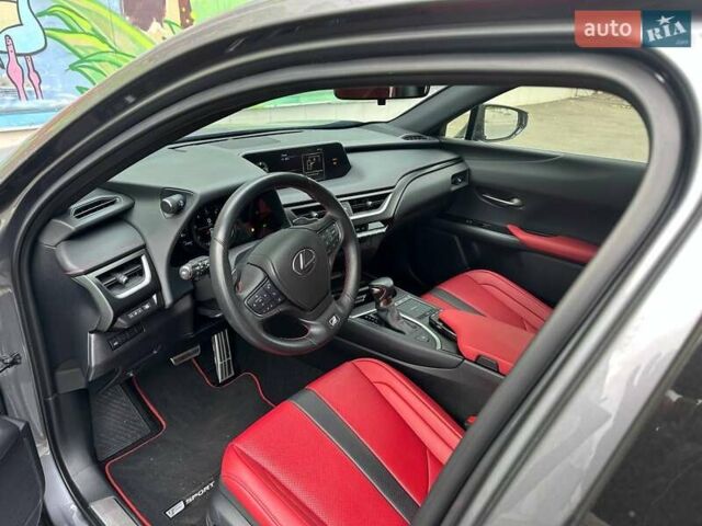 Сірий Лексус UX, об'ємом двигуна 1.99 л та пробігом 23 тис. км за 24200 $, фото 14 на Automoto.ua