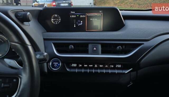 Серый Лексус UX, объемом двигателя 0 л и пробегом 84 тыс. км за 23800 $, фото 72 на Automoto.ua