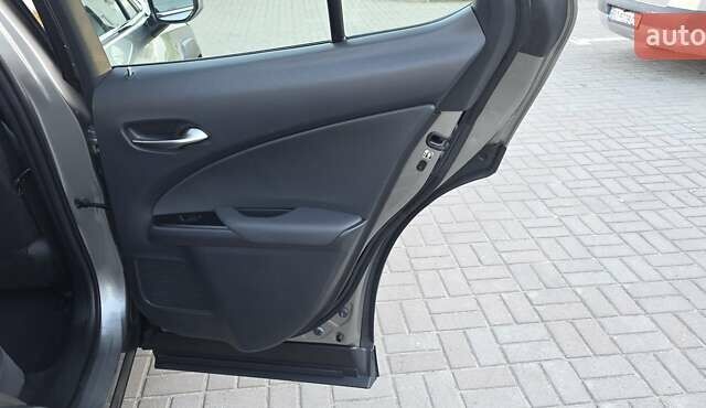 Серый Лексус UX, объемом двигателя 0 л и пробегом 84 тыс. км за 23800 $, фото 75 на Automoto.ua