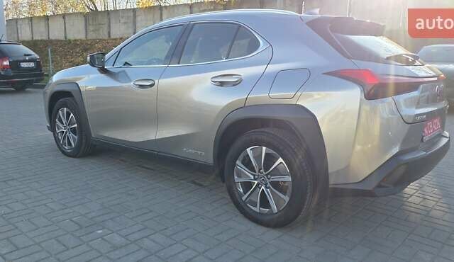 Серый Лексус UX, объемом двигателя 0 л и пробегом 84 тыс. км за 23800 $, фото 19 на Automoto.ua