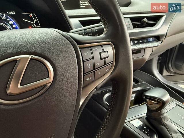 Серый Лексус UX, объемом двигателя 2 л и пробегом 17 тыс. км за 29999 $, фото 28 на Automoto.ua