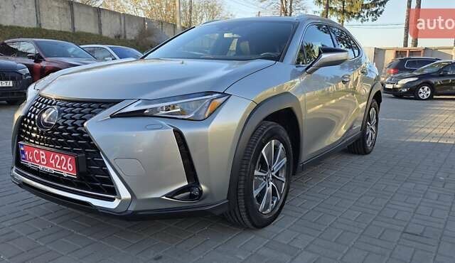 Серый Лексус UX, объемом двигателя 0 л и пробегом 84 тыс. км за 23800 $, фото 2 на Automoto.ua