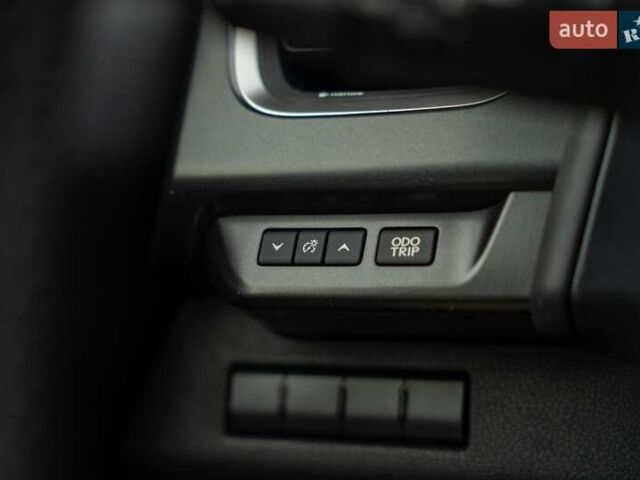 Сірий Лексус UX, об'ємом двигуна 2 л та пробігом 29 тис. км за 31900 $, фото 27 на Automoto.ua