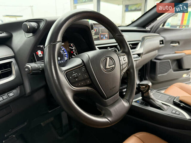 Серый Лексус UX, объемом двигателя 2 л и пробегом 17 тыс. км за 29999 $, фото 31 на Automoto.ua