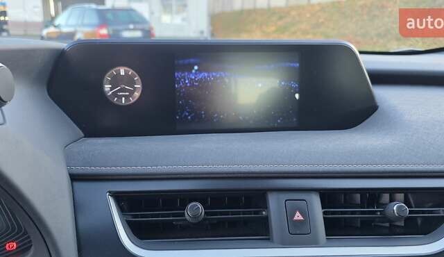 Серый Лексус UX, объемом двигателя 0 л и пробегом 84 тыс. км за 23800 $, фото 61 на Automoto.ua