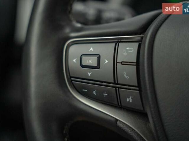 Сірий Лексус UX, об'ємом двигуна 2 л та пробігом 29 тис. км за 31900 $, фото 34 на Automoto.ua