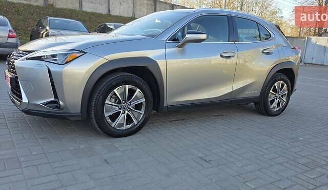 Серый Лексус UX, объемом двигателя 0 л и пробегом 84 тыс. км за 23800 $, фото 22 на Automoto.ua