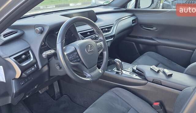 Серый Лексус UX, объемом двигателя 0 л и пробегом 84 тыс. км за 23800 $, фото 59 на Automoto.ua