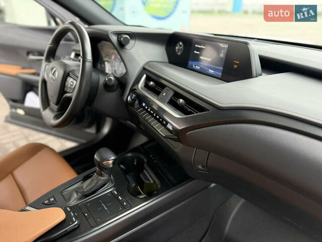Серый Лексус UX, объемом двигателя 2 л и пробегом 17 тыс. км за 29999 $, фото 27 на Automoto.ua