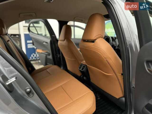 Серый Лексус UX, объемом двигателя 2 л и пробегом 17 тыс. км за 29999 $, фото 19 на Automoto.ua