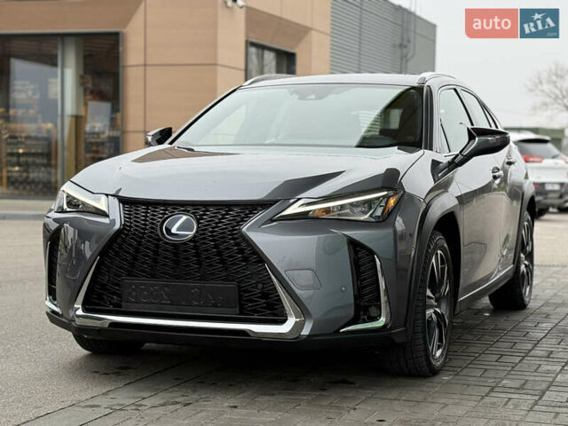 Серый Лексус UX, объемом двигателя 2 л и пробегом 17 тыс. км за 29999 $, фото 2 на Automoto.ua