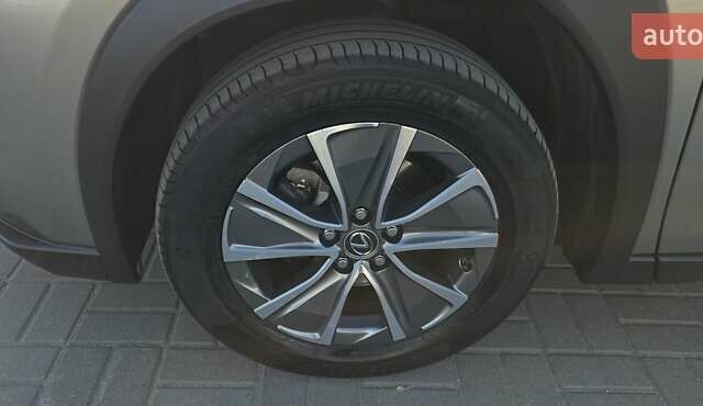 Серый Лексус UX, объемом двигателя 0 л и пробегом 84 тыс. км за 23800 $, фото 38 на Automoto.ua