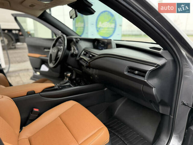 Серый Лексус UX, объемом двигателя 2 л и пробегом 17 тыс. км за 29999 $, фото 20 на Automoto.ua
