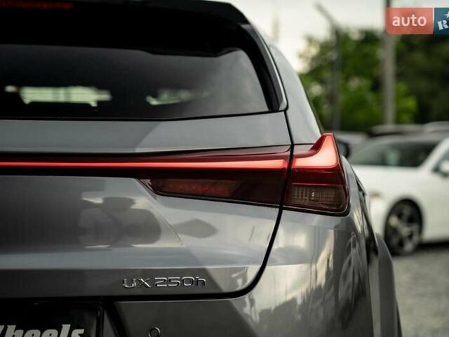 Сірий Лексус UX, об'ємом двигуна 2 л та пробігом 29 тис. км за 31900 $, фото 10 на Automoto.ua