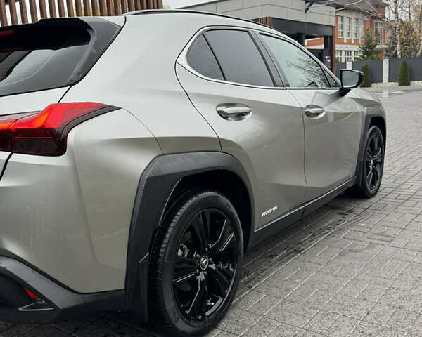 Серый Лексус UX, объемом двигателя 2 л и пробегом 89 тыс. км за 35500 $, фото 5 на Automoto.ua