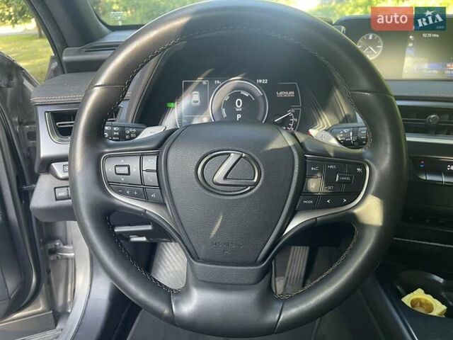 Сірий Лексус UX, об'ємом двигуна 0 л та пробігом 112 тис. км за 20900 $, фото 18 на Automoto.ua