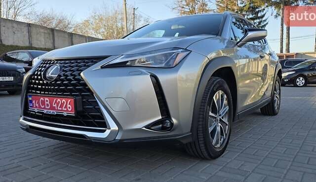 Серый Лексус UX, объемом двигателя 0 л и пробегом 84 тыс. км за 23800 $, фото 24 на Automoto.ua