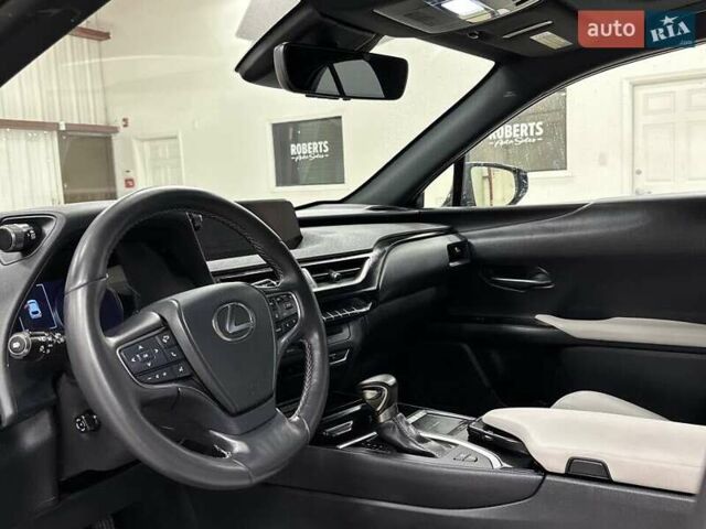 Сірий Лексус UX, об'ємом двигуна 1.99 л та пробігом 27 тис. км за 9800 $, фото 11 на Automoto.ua