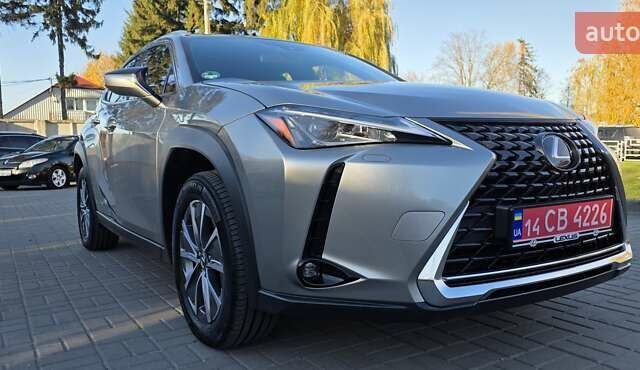 Серый Лексус UX, объемом двигателя 0 л и пробегом 84 тыс. км за 23800 $, фото 25 на Automoto.ua