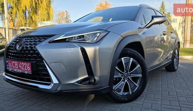 Серый Лексус UX, объемом двигателя 0 л и пробегом 84 тыс. км за 23800 $, фото 28 на Automoto.ua