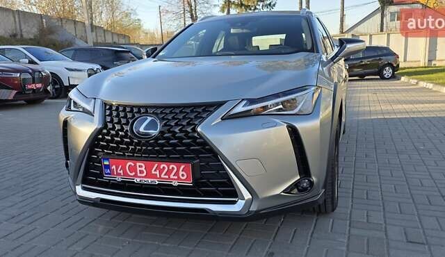Серый Лексус UX, объемом двигателя 0 л и пробегом 84 тыс. км за 23800 $, фото 4 на Automoto.ua