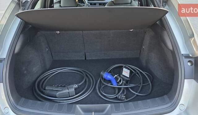 Серый Лексус UX, объемом двигателя 0 л и пробегом 84 тыс. км за 23800 $, фото 51 на Automoto.ua