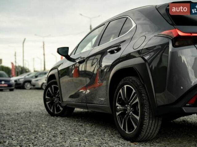 Сірий Лексус UX, об'ємом двигуна 2 л та пробігом 29 тис. км за 31900 $, фото 7 на Automoto.ua