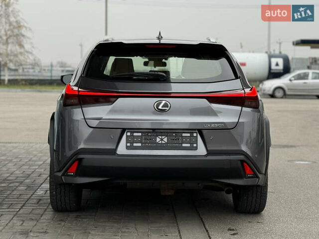Серый Лексус UX, объемом двигателя 2 л и пробегом 17 тыс. км за 29999 $, фото 5 на Automoto.ua