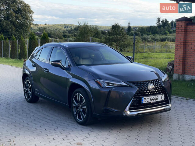Сірий Лексус UX, об'ємом двигуна 2 л та пробігом 50 тис. км за 35000 $, фото 2 на Automoto.ua