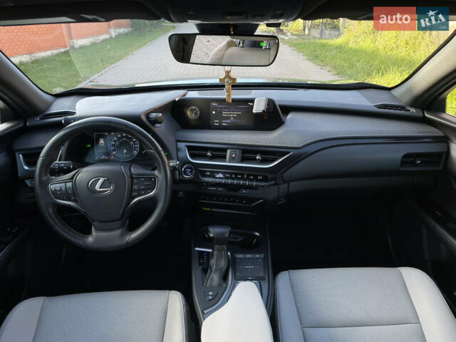 Сірий Лексус UX, об'ємом двигуна 2 л та пробігом 50 тис. км за 35000 $, фото 12 на Automoto.ua