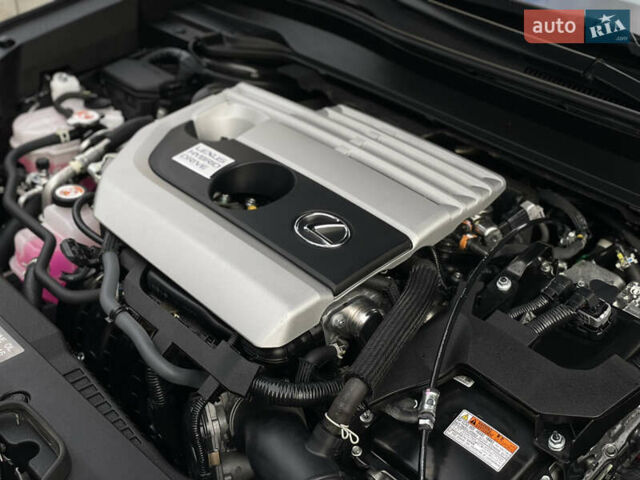 Сірий Лексус UX, об'ємом двигуна 2 л та пробігом 50 тис. км за 35000 $, фото 31 на Automoto.ua