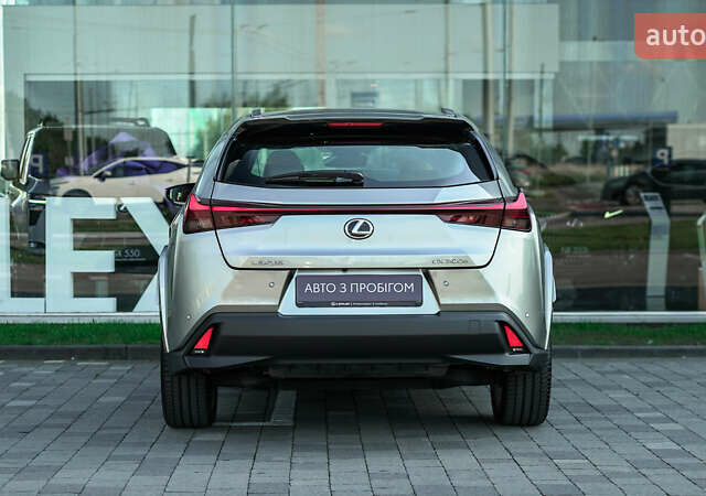 Серый Лексус UX, объемом двигателя 0 л и пробегом 11 тыс. км за 42411 $, фото 3 на Automoto.ua