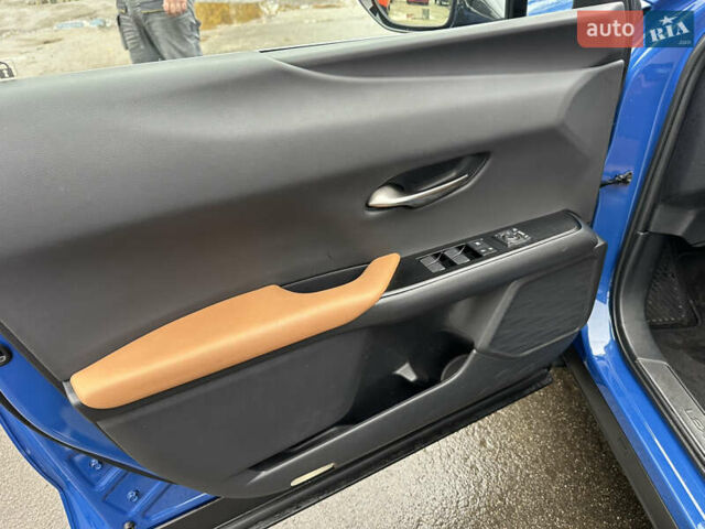 Синій Лексус UX, об'ємом двигуна 0 л та пробігом 54 тис. км за 21900 $, фото 29 на Automoto.ua