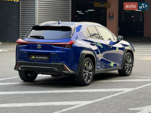 Синий Лексус UX, объемом двигателя 2 л и пробегом 93 тыс. км за 32000 $, фото 3 на Automoto.ua