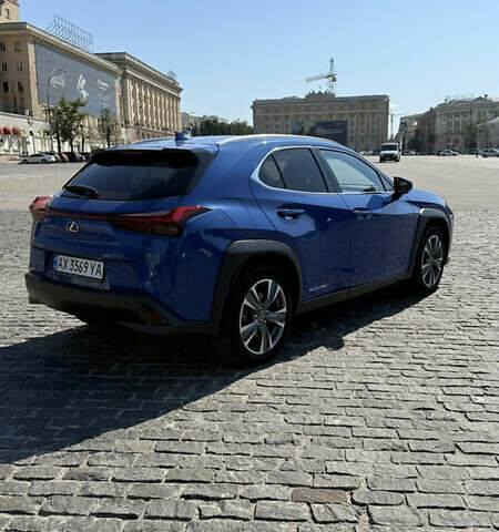 Синий Лексус UX, объемом двигателя 0 л и пробегом 20 тыс. км за 25500 $, фото 2 на Automoto.ua