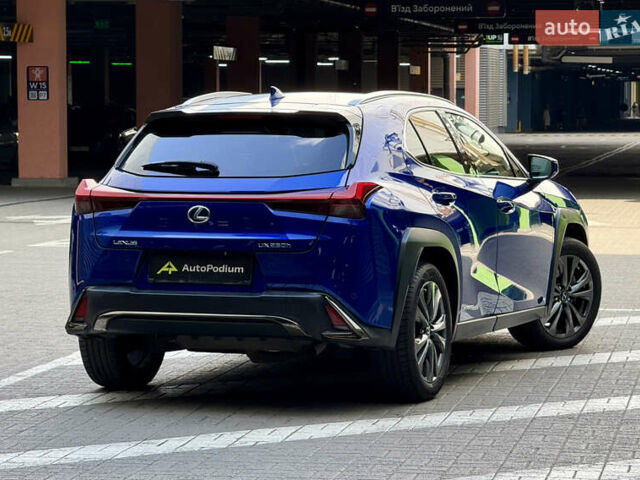 Синий Лексус UX, объемом двигателя 2 л и пробегом 93 тыс. км за 32000 $, фото 4 на Automoto.ua